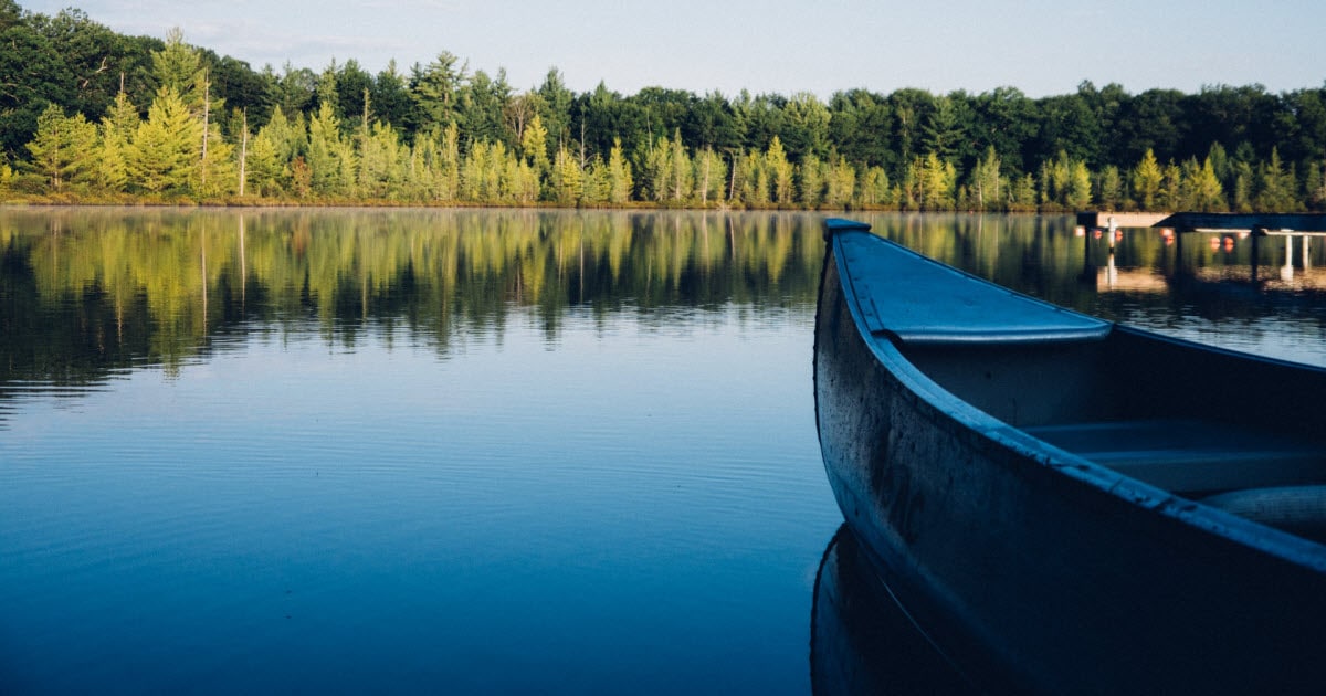 How to Transport a Canoe Safely [Best Ways to Transport a Canoe]