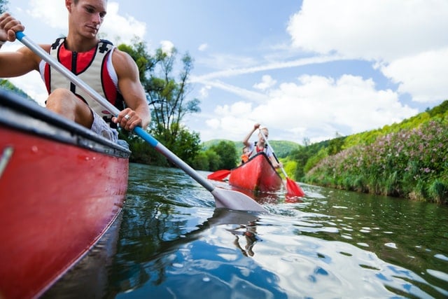 What Type of Paddle is Best for Canoeing Solo?