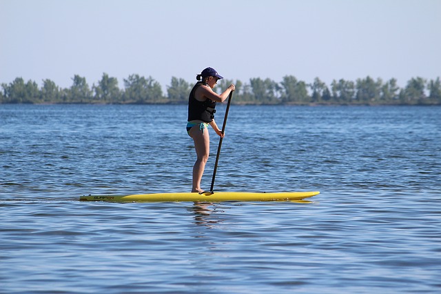 Wear a Life Jacket While Paddle Boarding